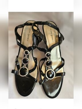 Andrew Geller Womens Black Ankle Wrap 3" Heel Sandal W/ Medallion Detail Size 10